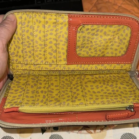 Fossil Key-Per Wallet zip around with key fob - Picture 6 of 7